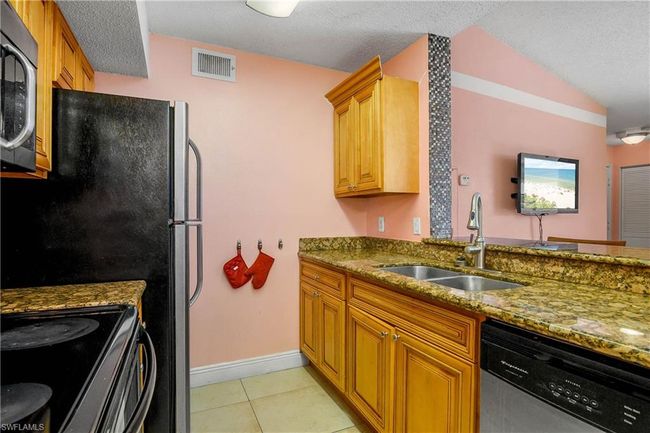 APT-2806 - 12730 Equestrian Cir, Condo with 3 bedrooms, 2 bathrooms and 1 parking in FORT MYERS FL | Image 17