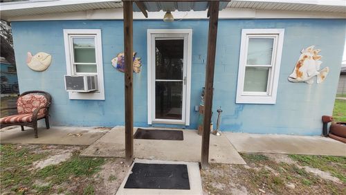 108 N Hood St, Rockport, TX, 78382 | Card Image