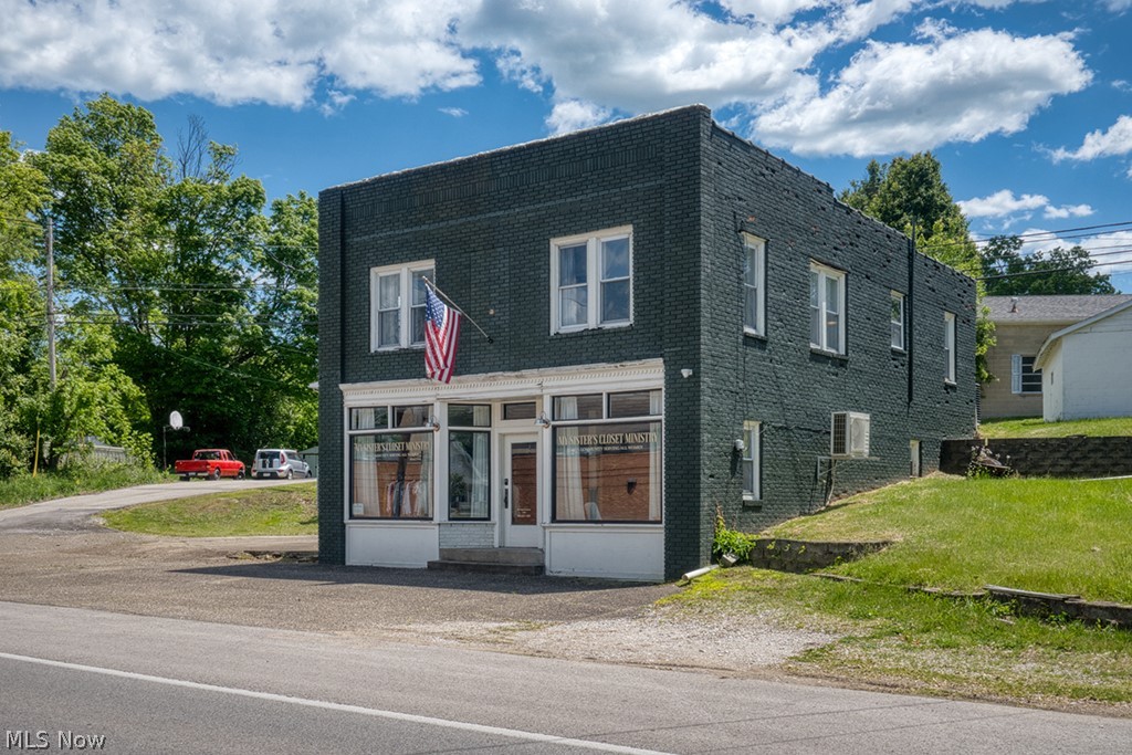 5708 Grand Central Ave, Vienna, WV 26105