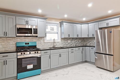 2-40 Elizabeth St, Waterbury, CT, 06704-3434 | Card Image