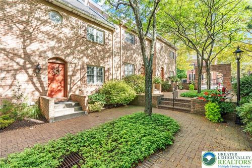 9-56 W Market St, BETHLEHEM, PA, 18018-5734 | Card Image