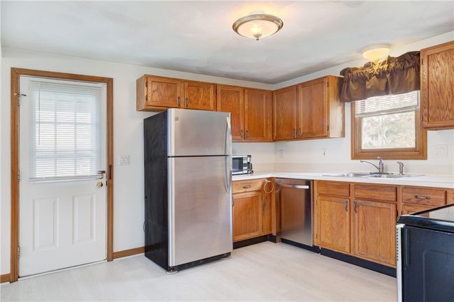 63 Botelho Dr, House other with 3 bedrooms, 2 bathrooms and 6 parking in Portsmouth RI | Image 17