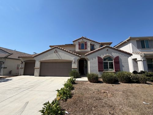 187 Emperor Way, Dinuba, CA, 93618-9245 | Card Image