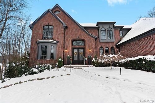 9050 Cascade Dr, South Lyon, MI, 48178-9291 | Card Image