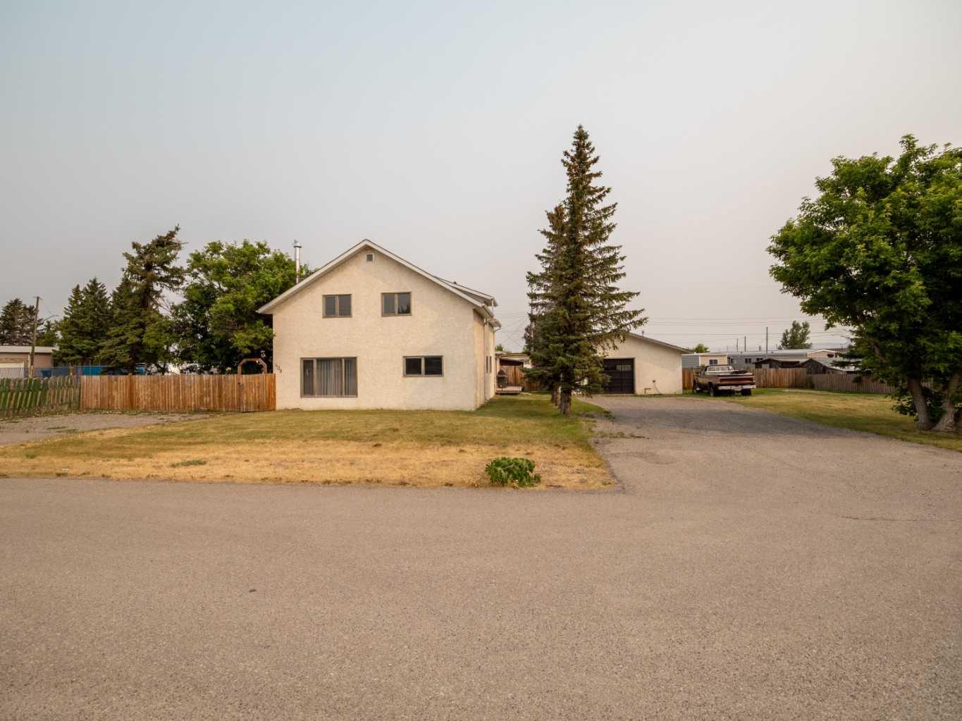 Residential in Lundbreck 2