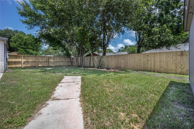 New fence in the backyard. | Image 19