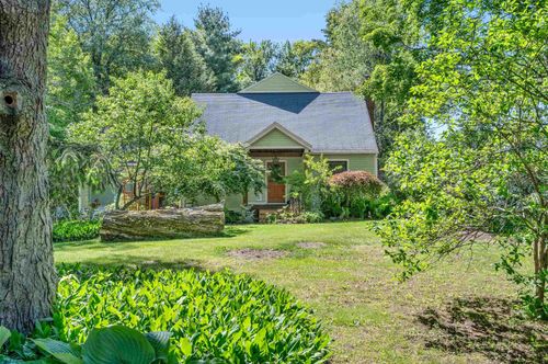 29 Tanglewood Dr, South Burlington, VT, 05403-7347 | Card Image
