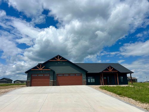19225 Double Tree Cir, Belle Fourche, SD, 57717-3108 | Card Image