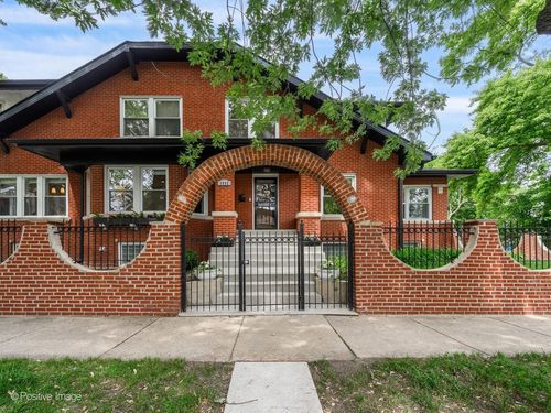 5002 N Central Park Ave, Chicago, IL, 60625-5513 | Card Image