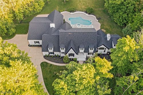 1463 Reserve Dr, Akron, OH, 44333-1093 | Card Image