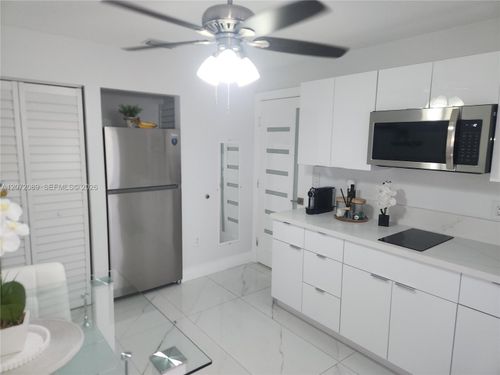 apt1-98XX Nw 122nd Ter, Hialeah Gardens, FL, 33018 | Card Image