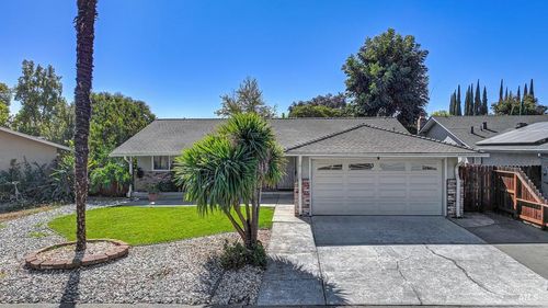 217 Arrowhead Drive, Vacaville, CA, 95687 | Card Image