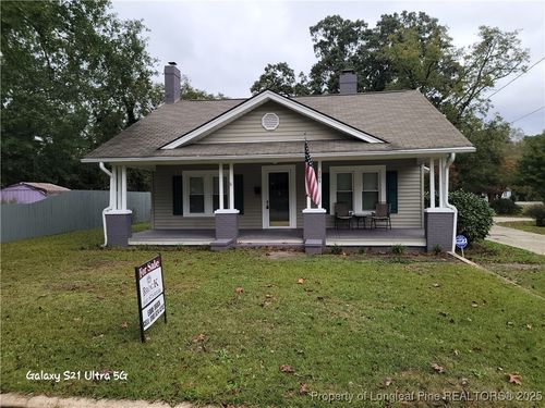 209 E Elwood Ave, Raeford, NC, 28376-2922 | Card Image