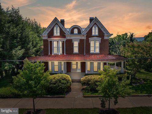 133 S Muhlenberg St, Woodstock, VA, 22664-1463 | Card Image