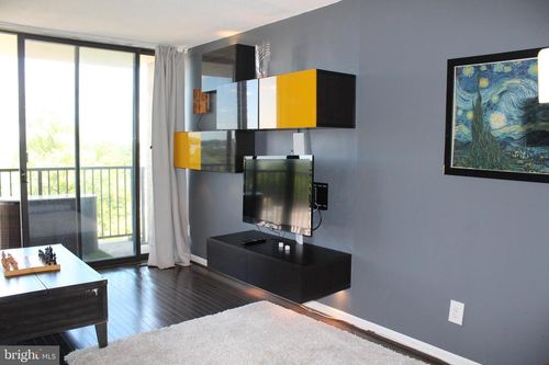 4-801-4 Monroe St, ROCKVILLE, MD, 20850-2541 | Card Image