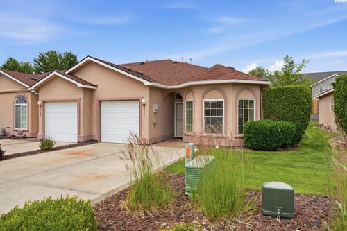 9821 Mia Ln, Pasco, WA, 99301-6665 | Card Image