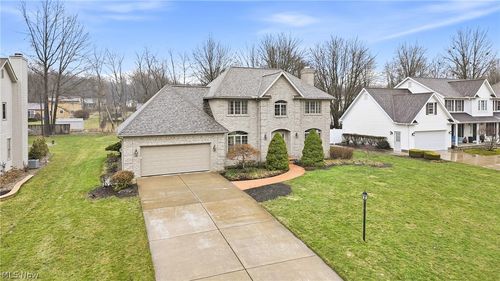 2031 Celestial Dr Ne, Warren, OH, 44484-3972 | Card Image
