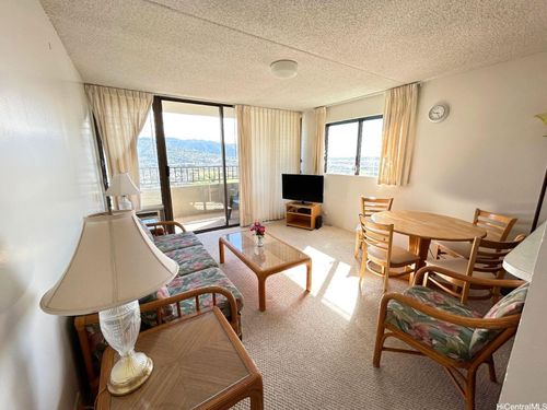 apt-2405-2240 Kuhio Ave, Honolulu, HI, 96815-2815 | Card Image