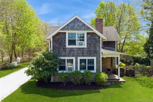 3320 Oregon Rd, Mattituck, NY, 11952-1713 | Card Image