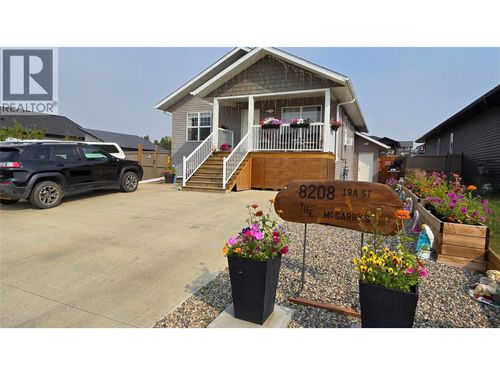 8208 19a St, Dawson Creek, BC, V1G0J6 | Card Image