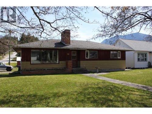 119 2nd Avenue Nw, Nakusp, BC, V0G1R0 | Card Image