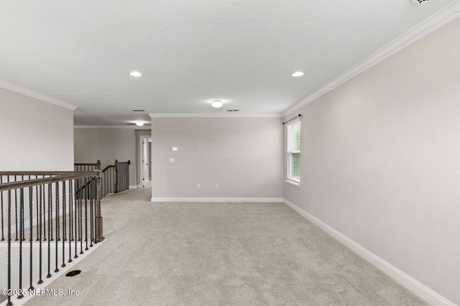 Upstairs living area | Image 27