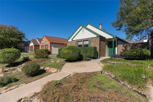 243 Teakwood Ln, Lewisville, TX, 75067-6569 | Card Image
