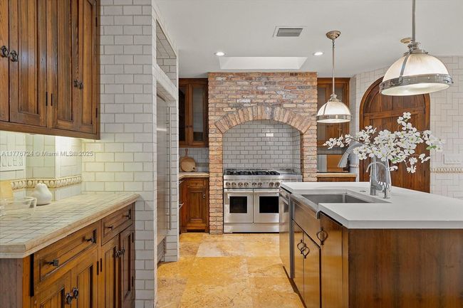 551 S Mashta Dr, House other with 6 bedrooms, 5 bathrooms and null parking in Key Biscayne FL | Image 19