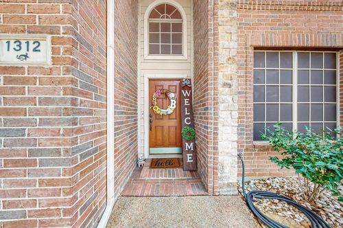 1312 Cattle Crossing Dr, Fort Worth, TX, 76131-5332 | Card Image
