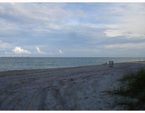 537-6039 Collins Ave, Miami Beach, FL, 33140-2249 | Card Image