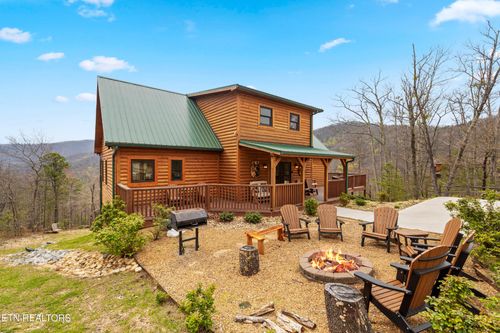 1845 Pinestand Ridge Way, Sevierville, TN, 37862-7917 | Card Image