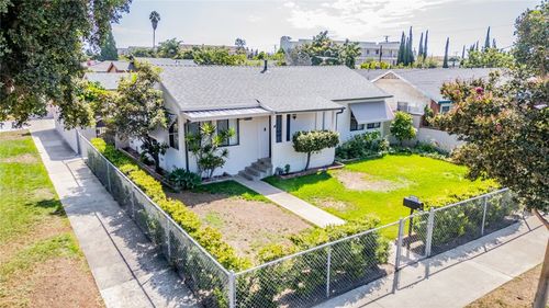 825 N Raitt St, Santa Ana, CA, 92703-2947 | Card Image