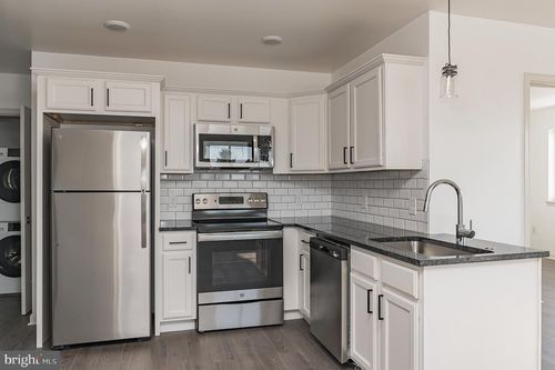 6649 Ridge Ave, PHILADELPHIA, PA, 19128-2484 | Card Image