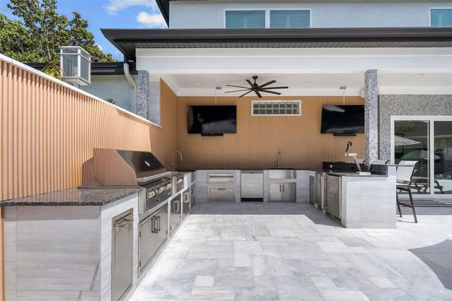 2819 Safe Harbor Dr, House other with 4 bedrooms, 5 bathrooms and null parking in Tampa FL | Image 76