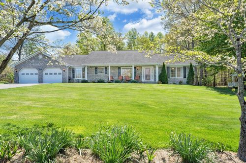410 Greenview Dr, Rocky Mount, VA, 24151-2440 | Card Image