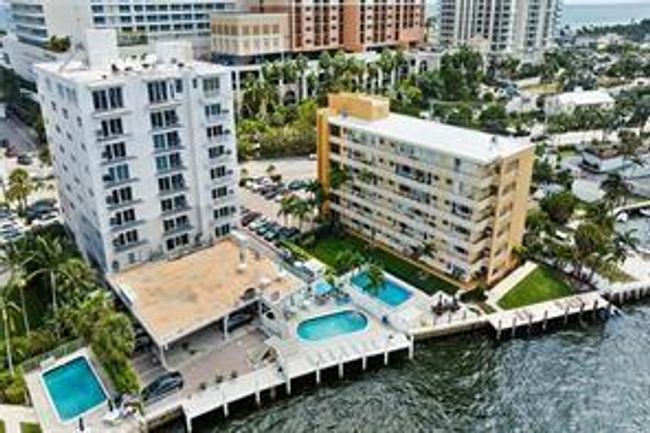 WHITE MID-RISE | Image 19