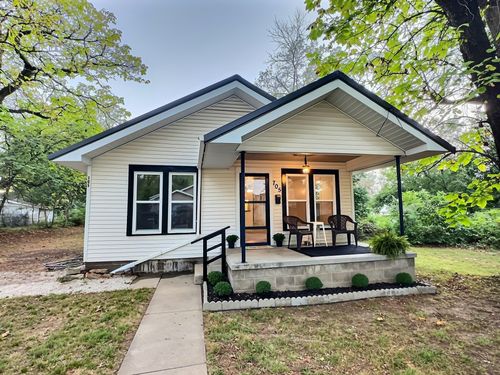 705 N Clay St, Nevada, MO, 64772-1317 | Card Image
