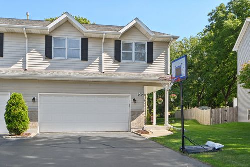 209 Lorien Ct, East Dundee, IL, 60118-1449 | Card Image