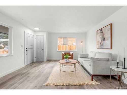 3313 Jasmine St, Denver, CO, 80207 | Card Image