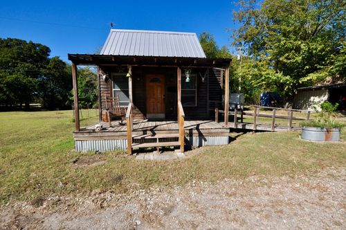 1800 Newport Rd, Weatherford, TX, 76086-5090 | Card Image