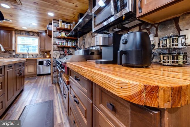 528 Ellis Dr, House other with 3 bedrooms, 3 bathrooms and null parking in LURAY VA | Image 17