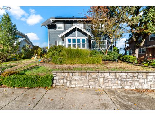 909 Center St, Oregon City, OR, 97045-1952 | Card Image