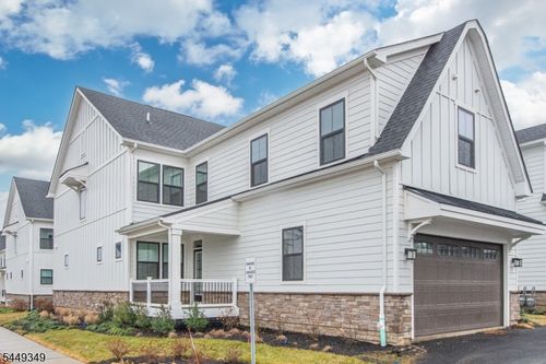 24 Willow Ln, Parsippany, NJ, 07054-3067 | Card Image