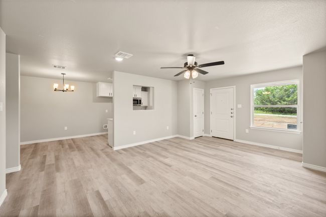 218 Melissa St, Home with 3 bedrooms, 2 bathrooms and null parking in Eddy TX | Image 6