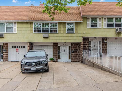 10-240 68th Ave, Little Neck, NY, 11362-1862 | Card Image