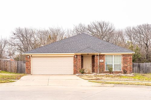 801 Deedee Creek Dr, Euless, TX, 76040-5811 | Card Image