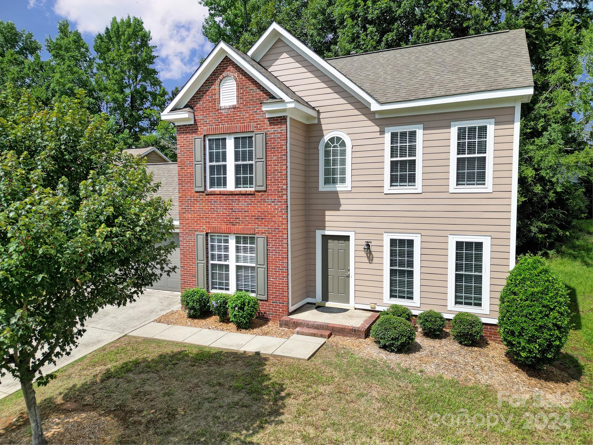 Baxter Caldwell Dr, Charlotte, NC 28213