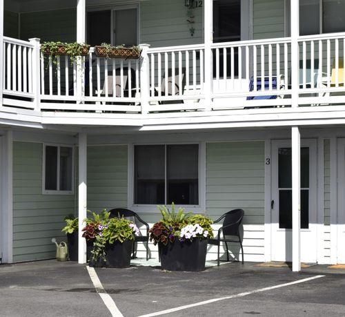 3-7 Bay Ave, Old Orchard Beach, ME, 04064-2609 | Card Image