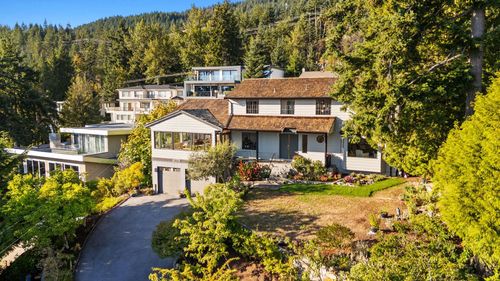 3845 Southridge Avenue, West Vancouver, BC, V7V3H9 | Card Image