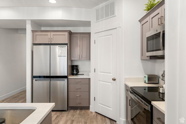537 N Blue Lake St St, Townhouse with 3 bedrooms, 3 bathrooms and 4 parking in Garden City UT | Image 6